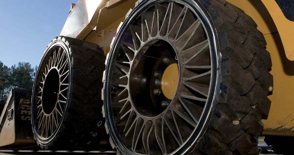 Tweel, le pneu sans air de Michelin !