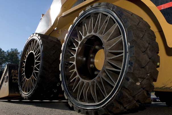 Tweel, le pneu sans air de Michelin !